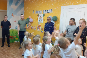«Мой папа самый – самый!» «Мой папа самый – самый!».